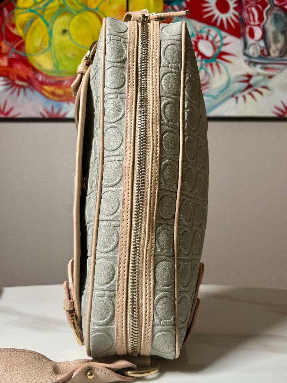 Salvatore Ferragamo RARE Gancini East West Gray Beige Shoulder Bag - Picture 10 of 16